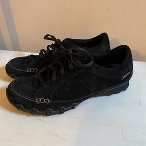 Skechers Women's Relaxed Fit Air
Cooled Memory Foam Black suede Shoes 7 Aztec
